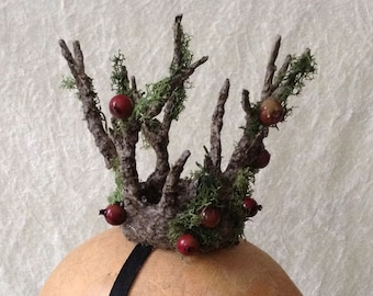 Crown - Extra Small, handmade branches  Crown with mos and brown berries (tree imitation)