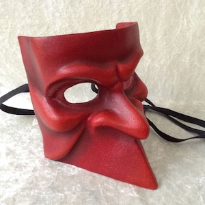 Artisan Bauta mask (expressive): &#39;Angry red Bauta&#39; (subtle shading) - Traditional handmade mask