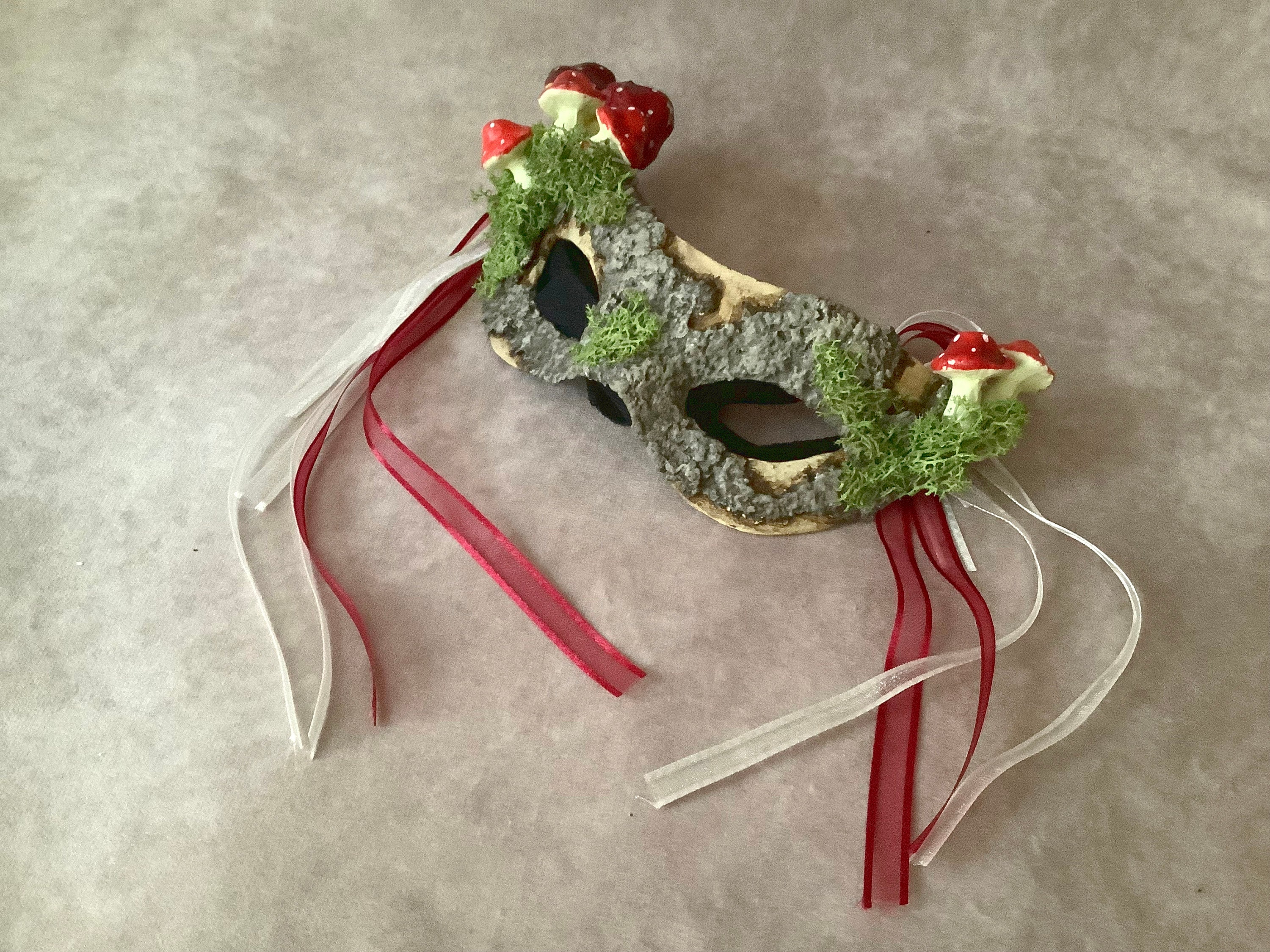 Artisan eye mask: 'Tree mask with toadstools' (with moss and toadstools or mushrooms and ribbons) - Traditional handmade mask