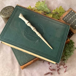 Wand (S): &#39;Small lovely bones&#39; (bone imitation) - handmade, hand scuplted wand