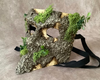 Artisan half mask: 'Bauta tree mask' (with moss ) - Traditional handmade mask