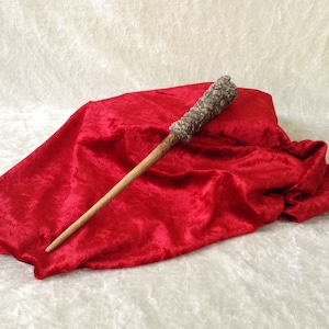 Wand (S): &#39; Small half branch&#39; - handmade, handscuplted wand