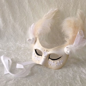 Artisan eye mask: 'Elegant little birds' feathers, lace and birds Traditional handmade mask image 3