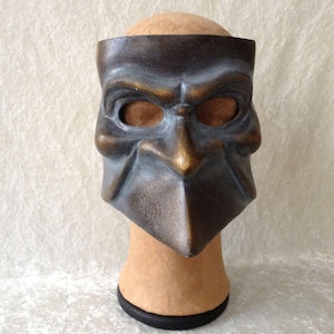 Artisan Bauta mask (expressive): &#39;Angry bronze Bauta&#39; (metal imitation) - Traditional handmade mask