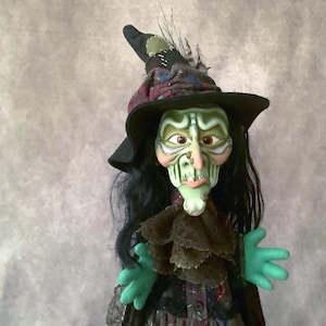 Marioneta de bruja artesanal hecha a mano (clásica, mala, malvada, verde, cuento de hadas, oz) - marioneta de guante para teatro de marionetas