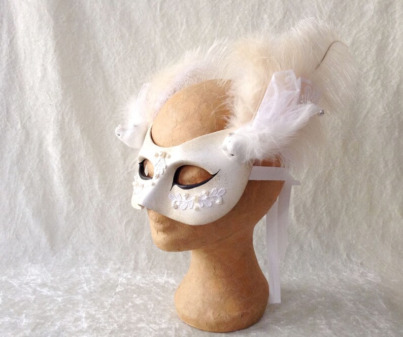 Artisan eye mask: 'Elegant little birds' feathers, lace and birds Traditional handmade mask image 4