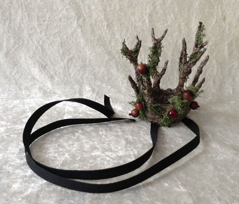 Crown Extra Small, handmade branches Crown with mos and brown berries tree imitation image 3