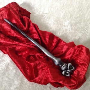 Wand (M): &#39;Silver skull&#39; - handmade, handsculpted wand