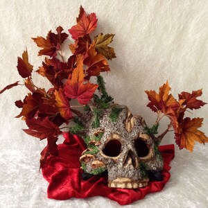 Artisan half mask: 'Tree skull dark autumn leaves' - Traditional handmade mask