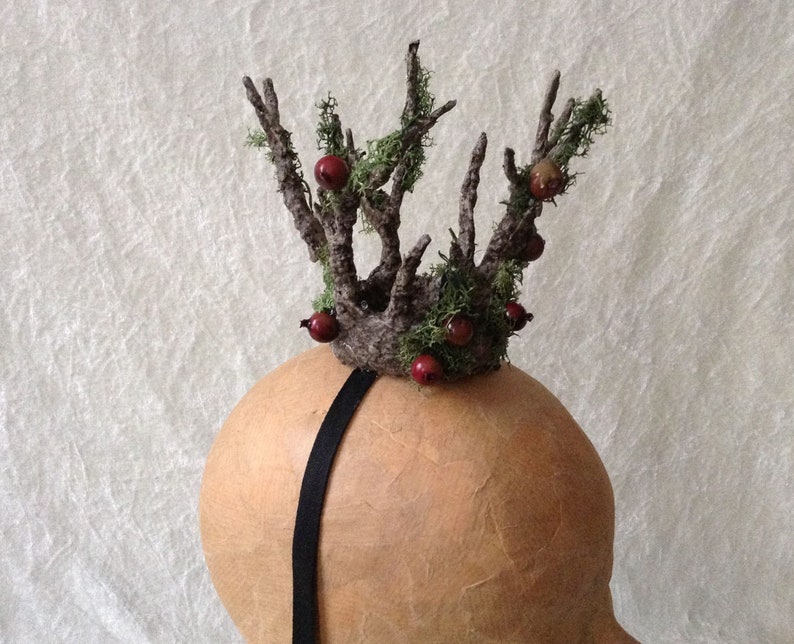 Crown Extra Small, handmade branches Crown with mos and brown berries tree imitation image 1