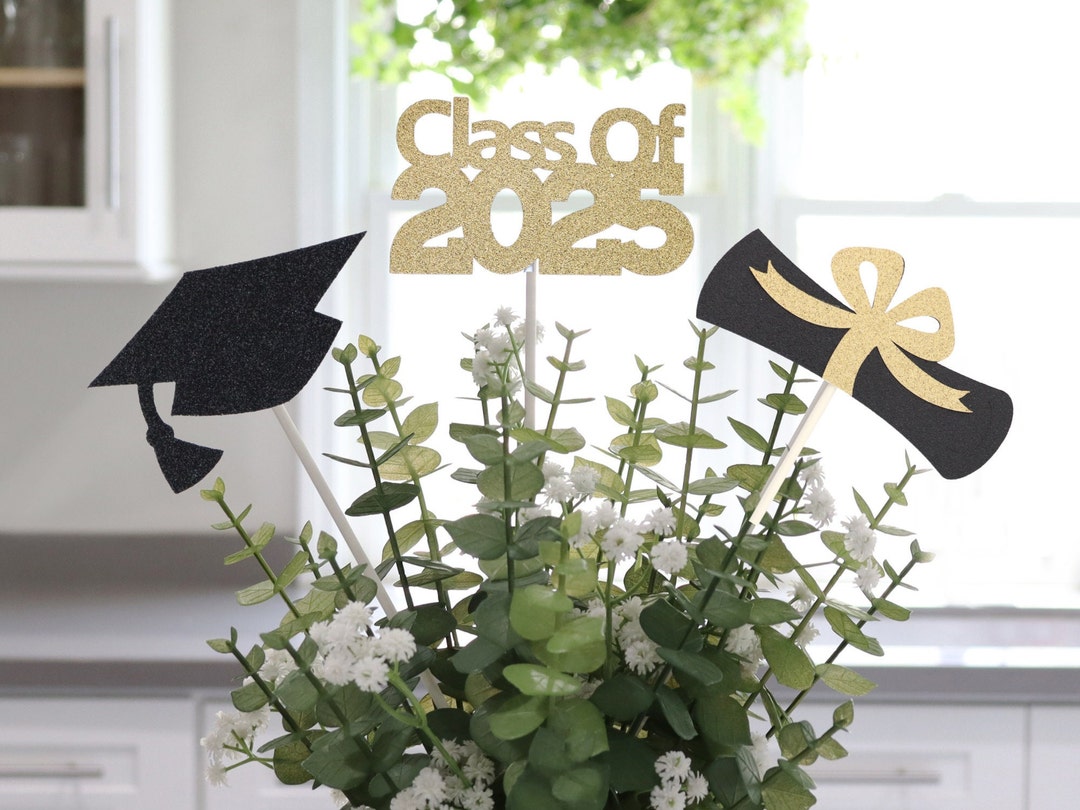 2025 Graduation Decoration Class Of 2025 Graduation Table Il 1080xN.6107358109 Dybb