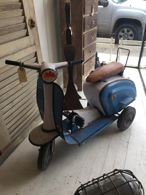 vespa pedal car