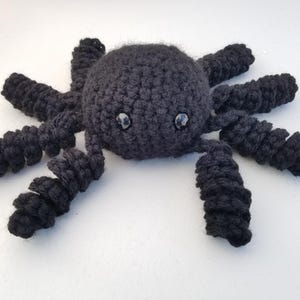 NUR MUSTER Mr. Crawly Crochet Spider Pattern