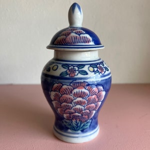 vintage porcelain small blue white and pink lotus ginger jar chinoiserie