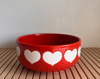 vintage waechtersbach large white  hearts red soup bowl