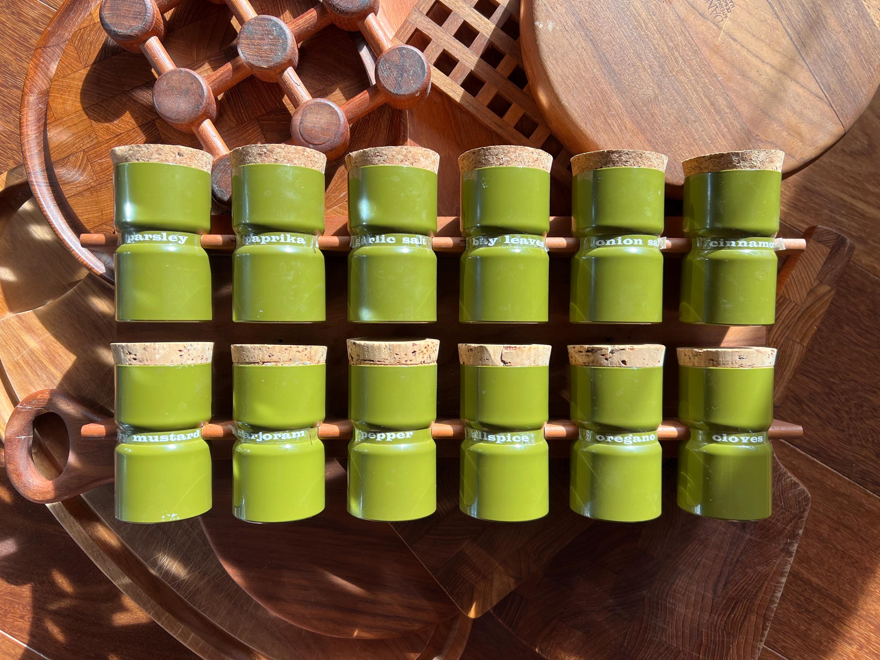Green spice rack hotsell
