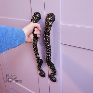 Octopus door pull, pantry door, octopus tentacle, door handle, kraken door handle, large door pull, barn door handle, steampunk door pull