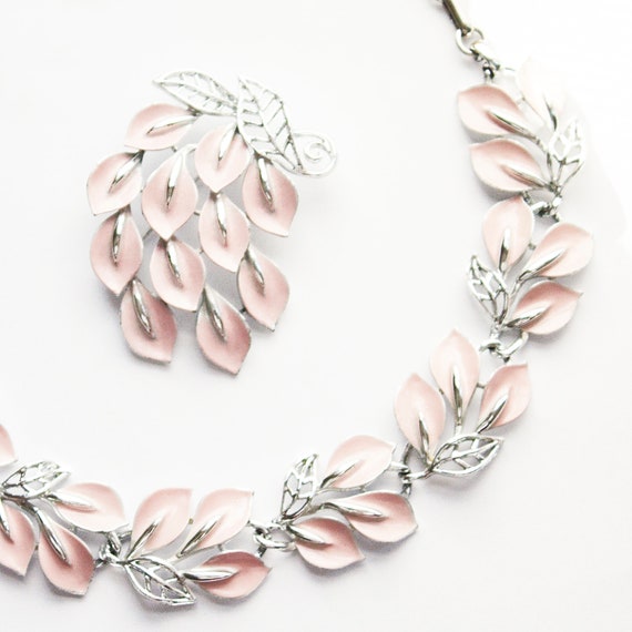 Lisner Pink Necklace and Brooch Set, vintage Lisne