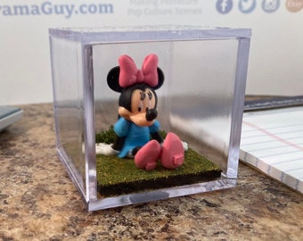 Minnie Mouse - 2 inch Decorative Diorama Cube