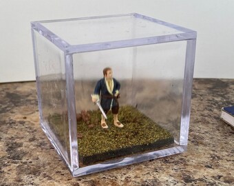 Bilbo Baggins - 2 inch Decorative Diorama Cube