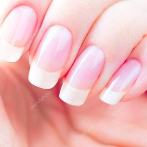 Strong Bond Base Coat - a nontoxic base coat to make your nail polish last / vegan / nontoxic / cruelty free