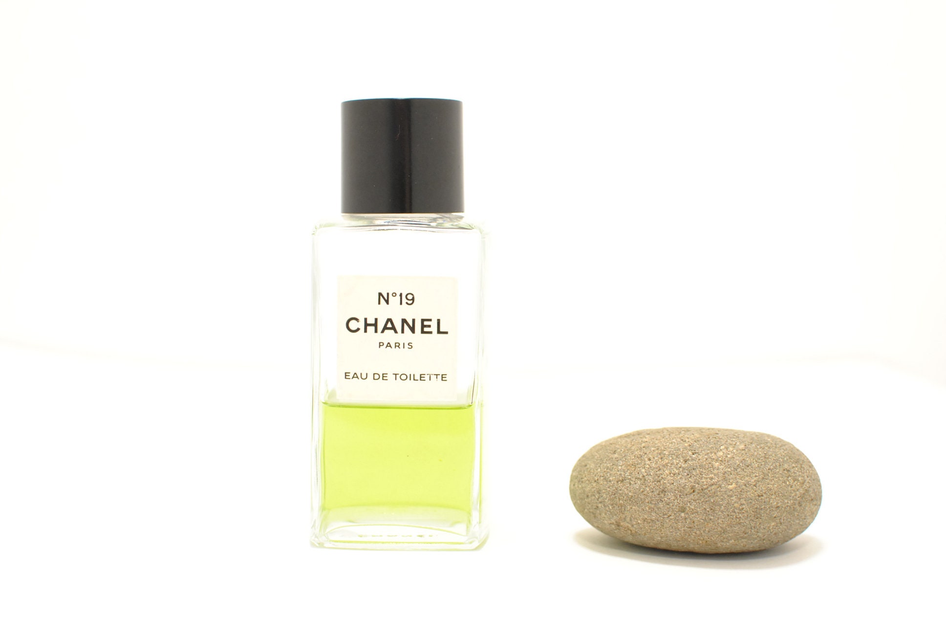Vintage Chanel No.19 edt 200 ml splash bottle , ultra rare ,  collectible..(PV04)