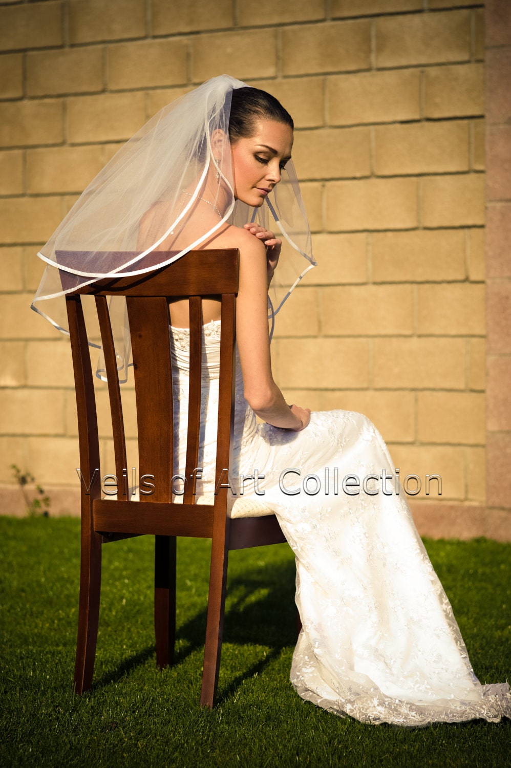 NWOT White Two Tier Ribbon Trimmed Elbow Length Wedding Veil with Comb BEAUTIFUL WHITE 2 LAYER RIBBON TRIM ELBOW LENGTH WEDDING  main image 2