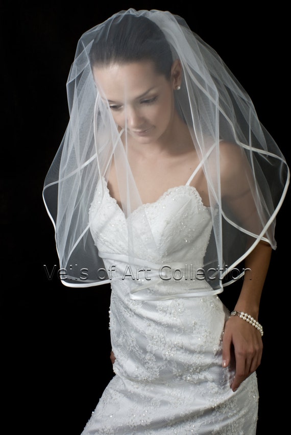 NWOT White Two Tier Ribbon Trimmed Elbow Length Wedding Veil with Comb BEAUTIFUL WHITE 2 LAYER RIBBON TRIM ELBOW LENGTH WEDDING  main image 3