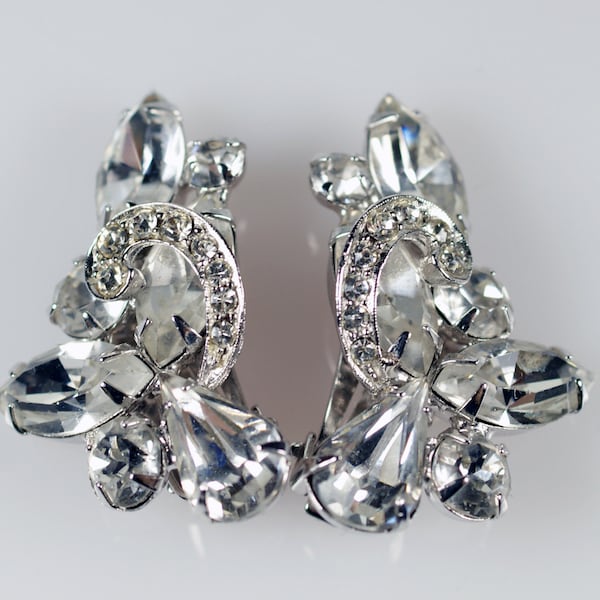 Weiss Rhinestone Earrings, Vintage Weiss Clear Crystal Rhinestone Silver Tone Clip On Earrings, 1960s Hollywood Glamour Jewelry, Wedding