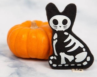 Skelekitty Twin Pack Catnip Cat Toy| Halloween| Glow in the Dark Toy| Zoomie Cat Toy