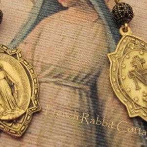 Miraculous Medal Necklace. Virgin Mary Pendant Necklace. Blessed Mother Jewelry. Catholic Religious Jewelry for Women. Immaculate Conception image 4