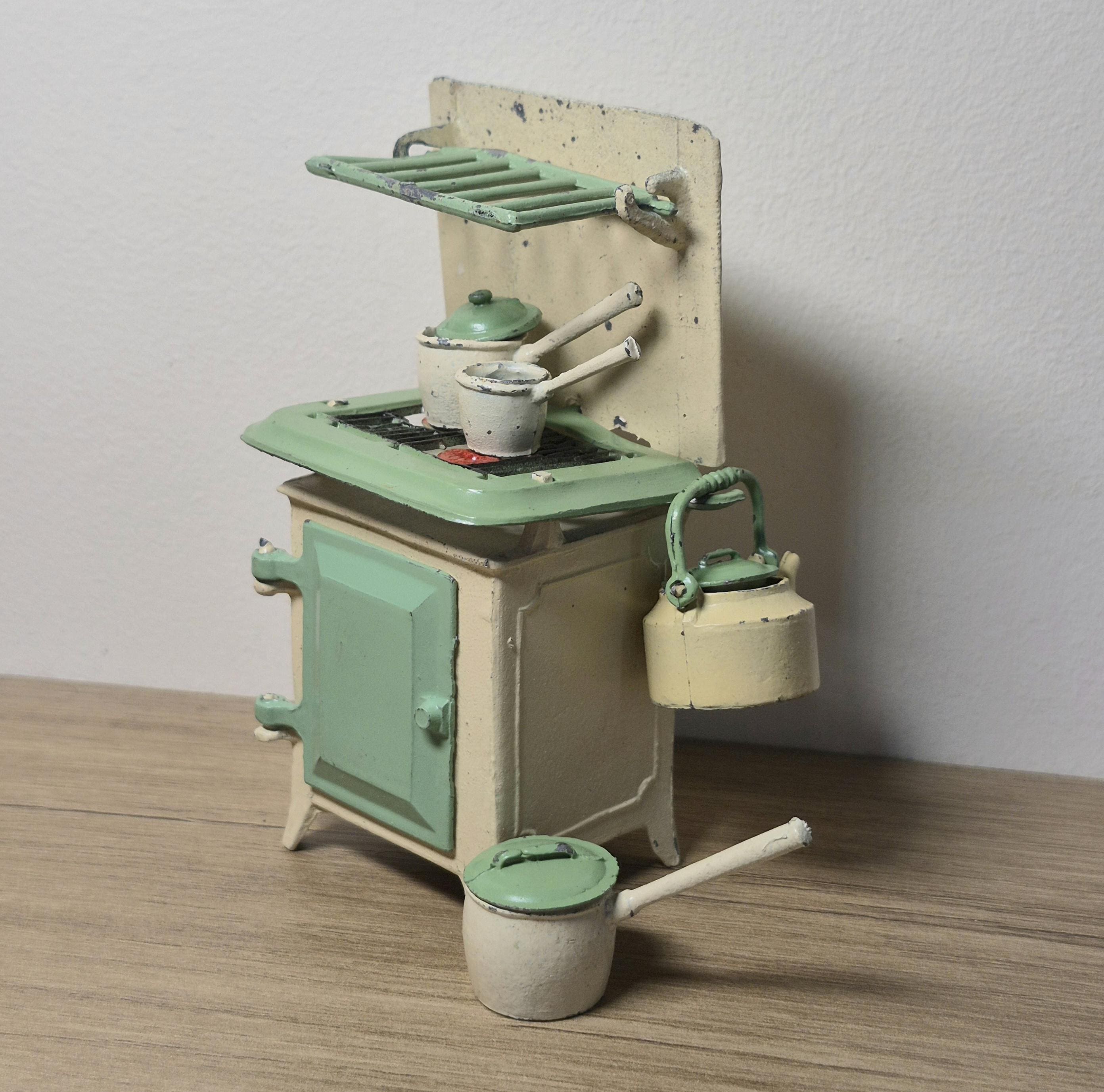 ブリキのトイキッチン　ブロカント　アンティーク 1940s Toy Stove - Etsy