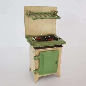 Barrett and Sons Vintage Doll&#39;s House Cooker Stove - Metal Dollhouse Kitchen - Miniature Furniture Made in England
