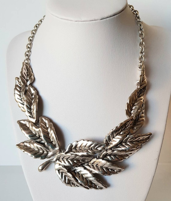 Long Necklace SilverTone Leaves Leaf Druid Faerie Style Decorative Nineties Costume Jewellery 1990s Design