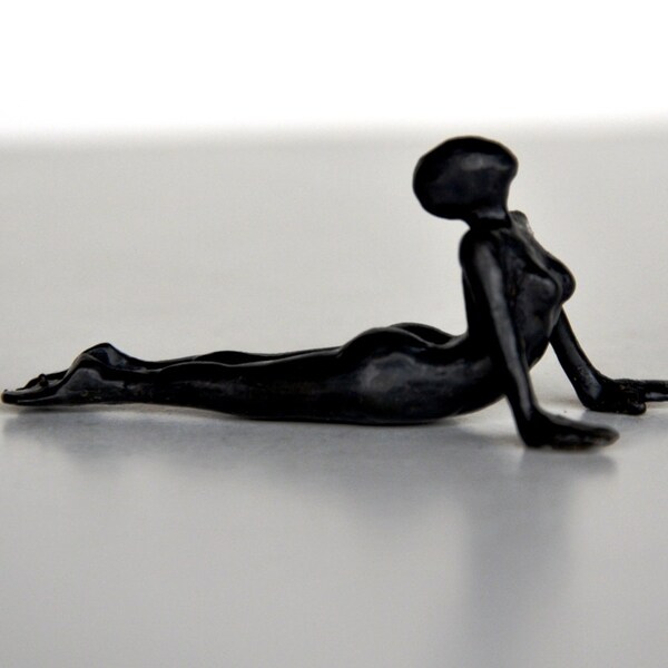 Bronzen sculptuur "Upward Dog" Yoga Pose