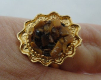 Vintage Oval Dress/Cocktail Ring - Gold Tone with Tigers Eye Chips - 1970s - UK Size N, US Size 7, Eur Size 54.5 - Fully Adjustable