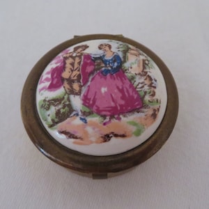 Vintage  Courting Couple Enamel & Transfer Ware Travel/Handbag/Portable/Pocket Ashtray - Cigarette Rest Inside 1960&#39;s  See Condition Report
