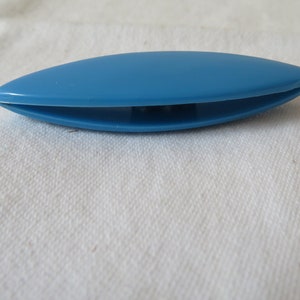 Navette de frivolité vintage bleu pâle en celluloïd/lucite - années 50 - Frivolité, noeuds, couture, travaux d&#39;aiguille, créations manuelles, dentelle