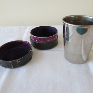 Étriers/tasse de voyage pliables en chrome antique dans un étui en cuir d'origine - Années 1900 - Voyage/Pêche/Pique-nique/Sport