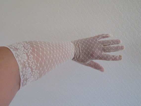 Vintage Ivory Semi Sheer Nylon Lace Elbow Length G