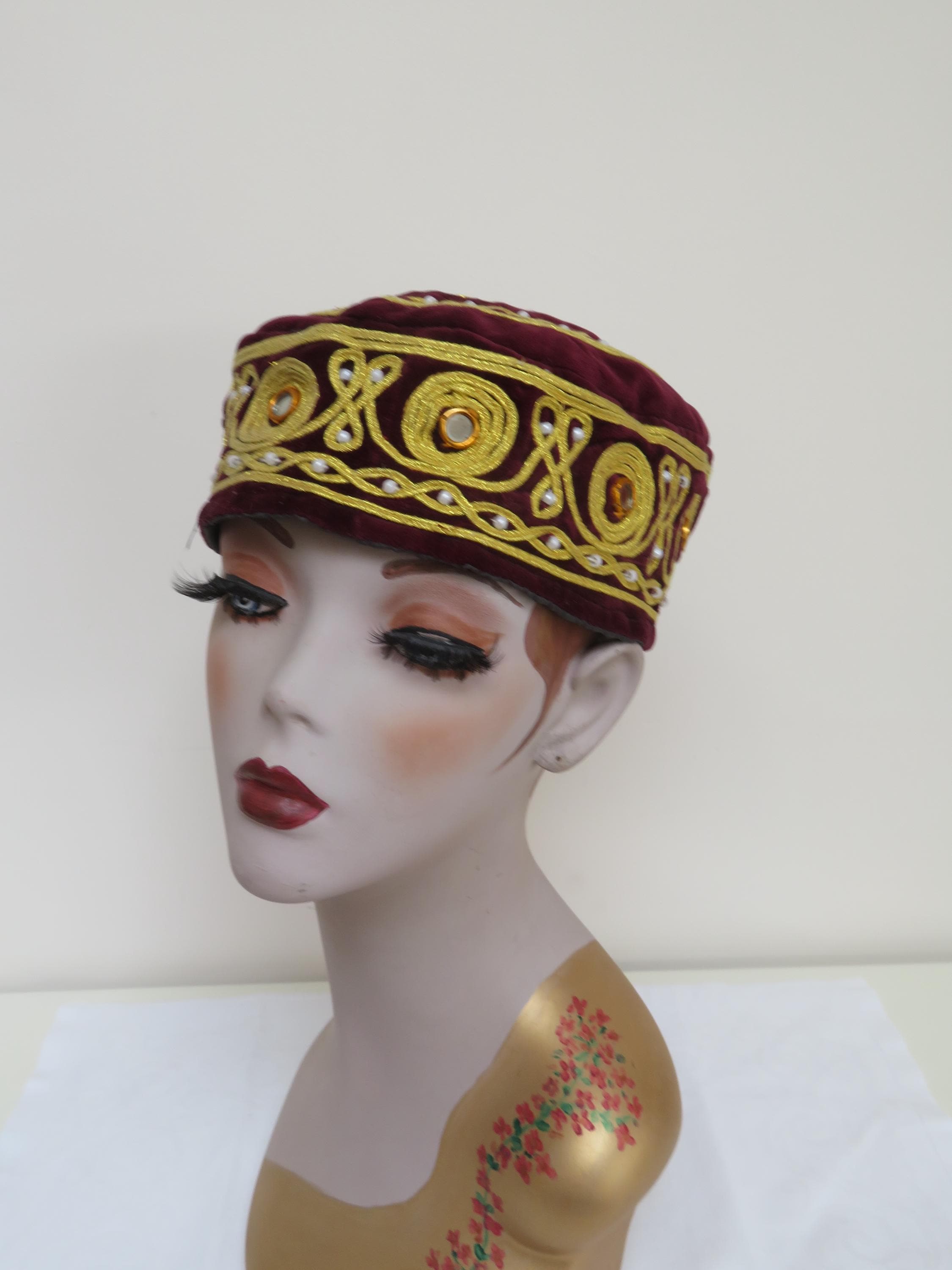 MIRROR WORK Amazing 1970s Vintage Green Velvet Afghan Circular Kufi Hat 70s Velvet Hat - Etsy main image 2