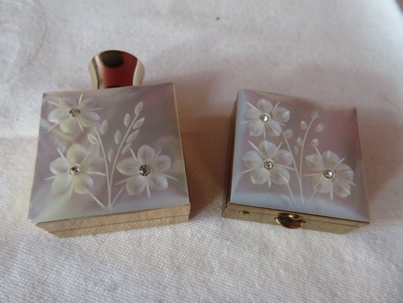 Vintage Gold Tone Pill Box and Perfume Bottle Set… - image 3