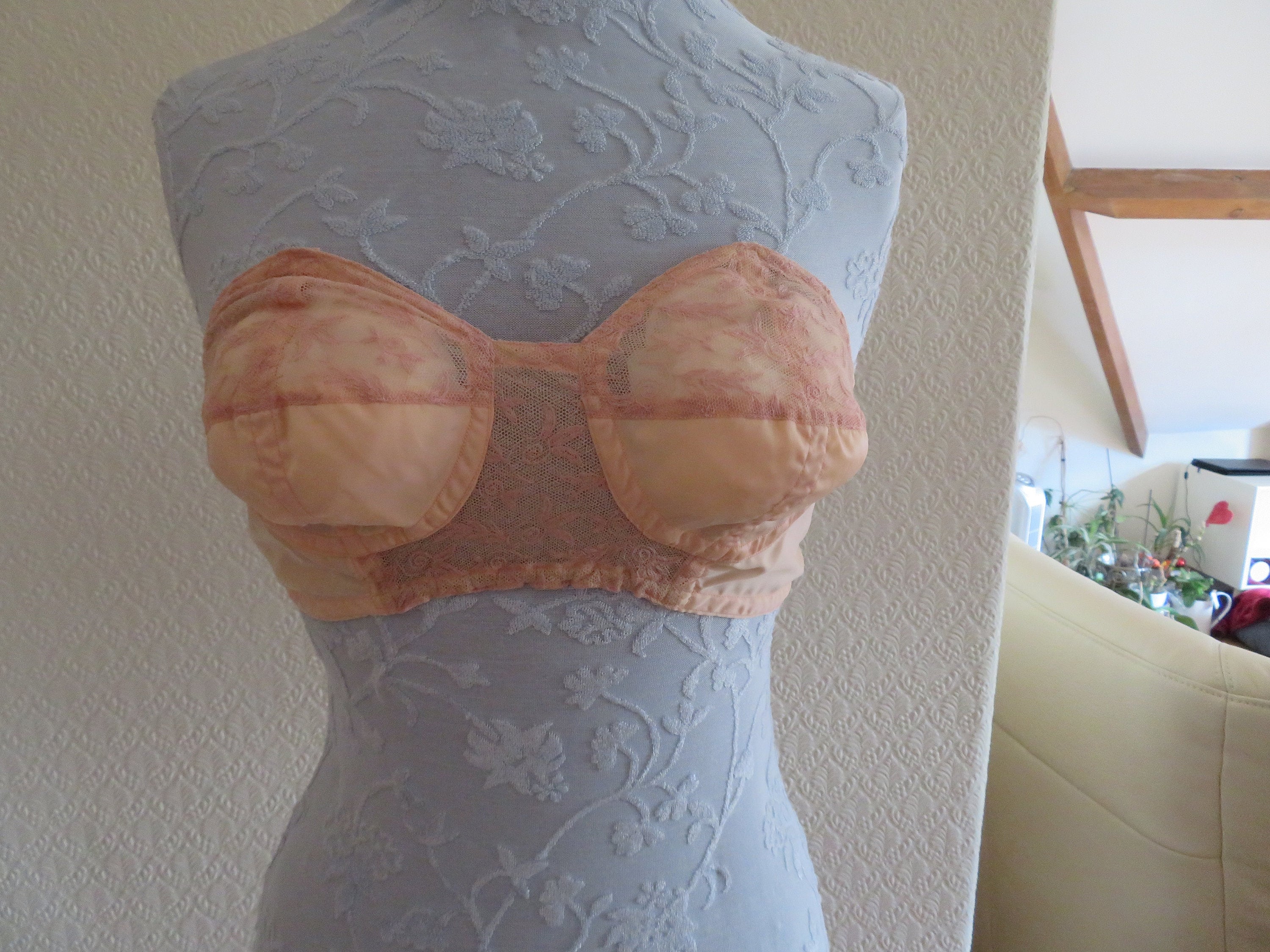 Vintage Pink Silk Satin & Lace Strapless Bra by Demoiselle, London W1 Size  36/37 but Check Sizing Below 1950's Madonna/pin Up/sweater Girl -   Canada