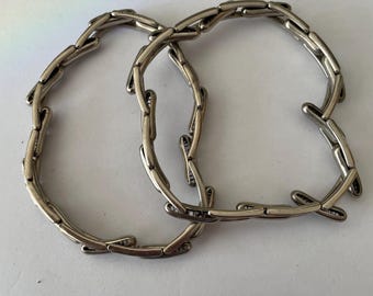 Vintage Lambournes, Birmingham Silberfarbene Gelenk & erweiterbare Feder Link Ärmel Armbänder / Strumpfbänder - 1940er Jahre
