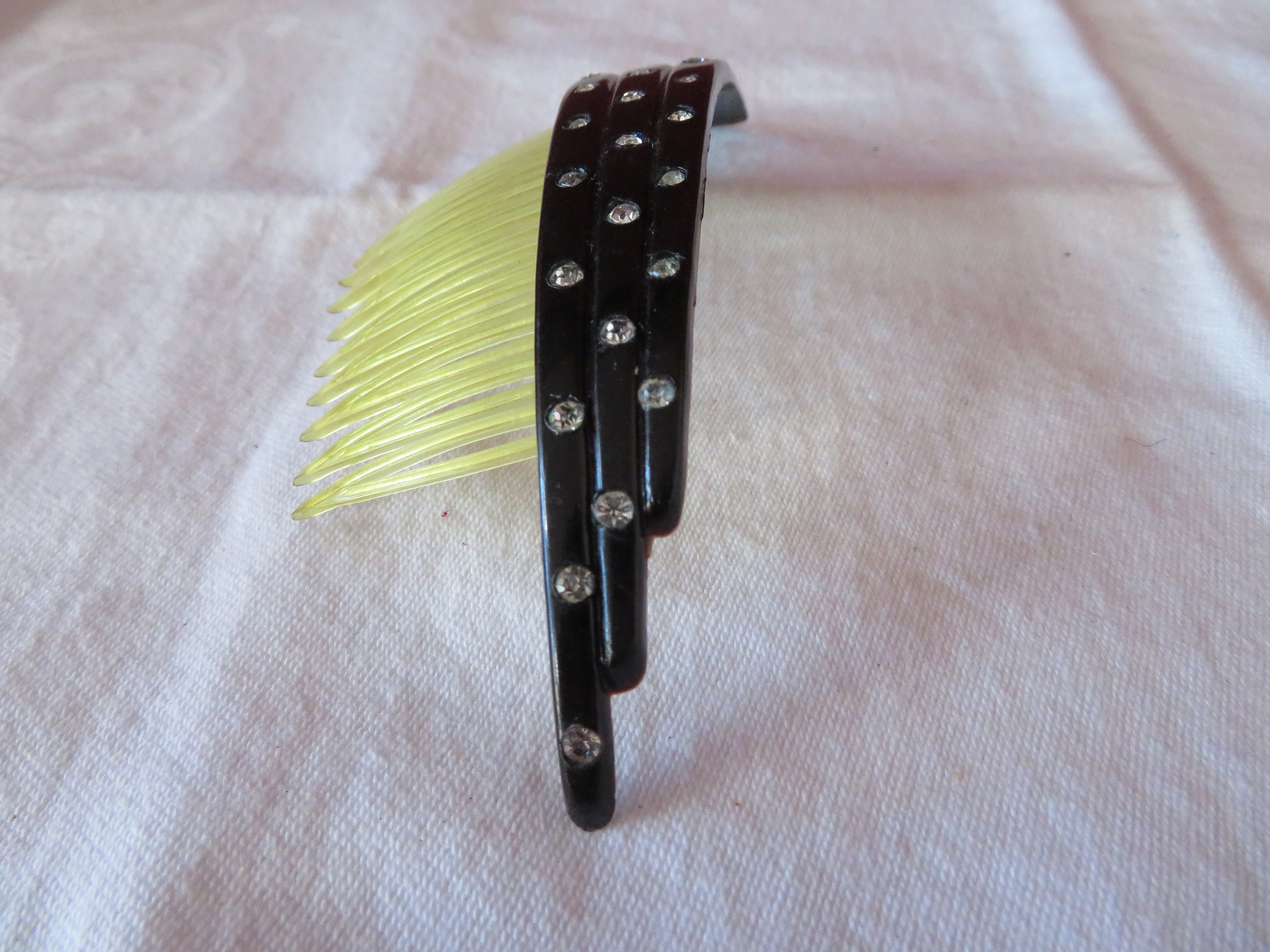 Vintage Hair Comb with Yellow and Black Rhinestones 1950s Vintage Black and Aurora Rhinestone Hair Comb  main image 2