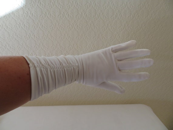 Vintage Ivory Mid Length Nylon Gloves with Ruched… - image 1