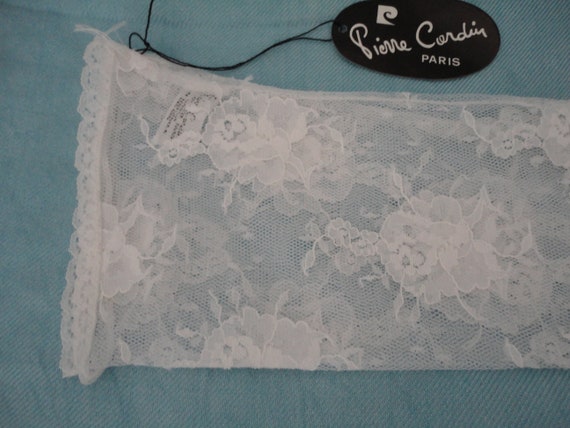 Rare Vintage White Nylon Flower Lace Below Elbow … - image 4