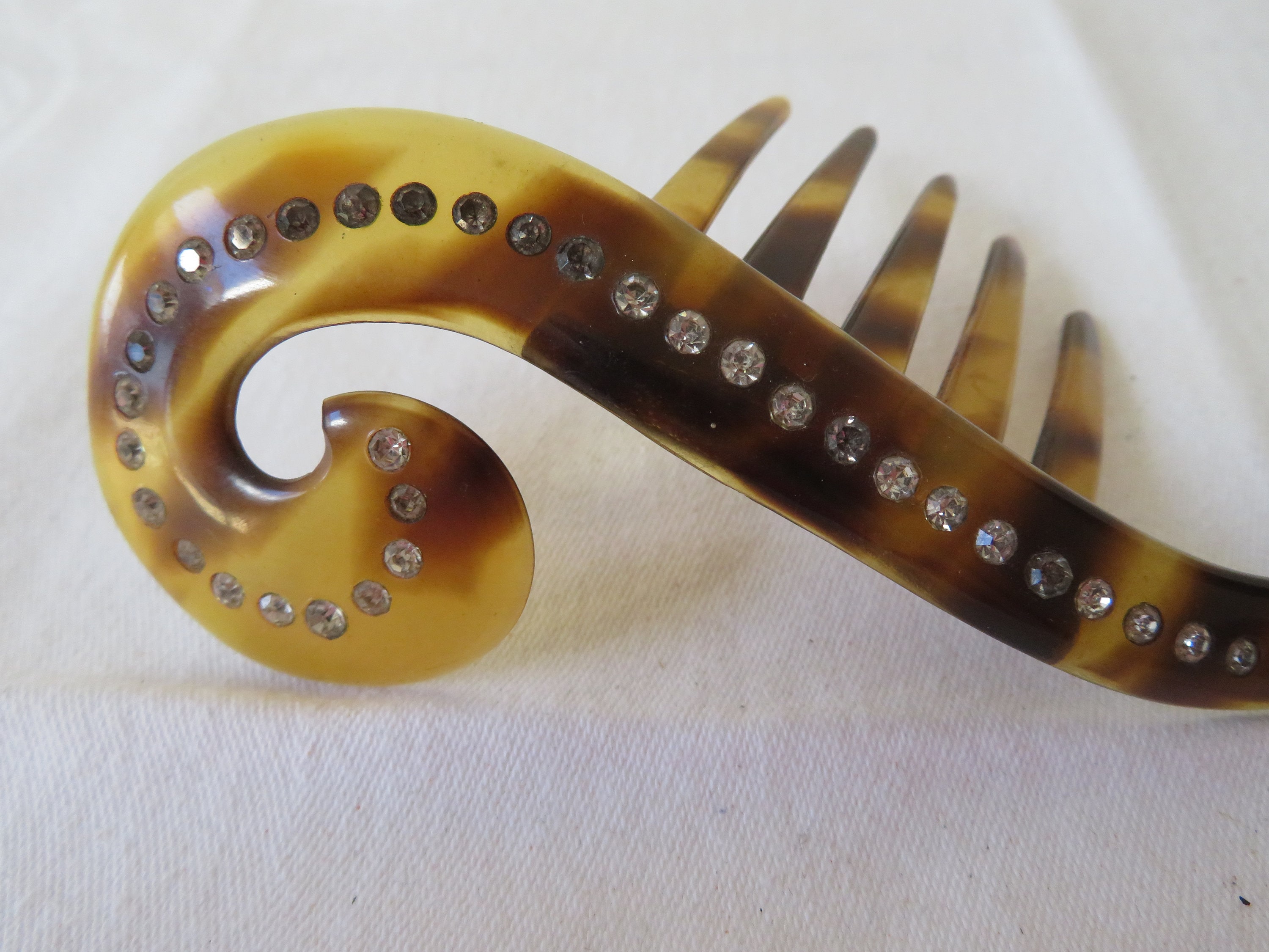 Vintage Tortoiseshell Lucite Hair Comb with Rhinestone Design il_fullxfull.3878069584_h8a6.jpg main image 2