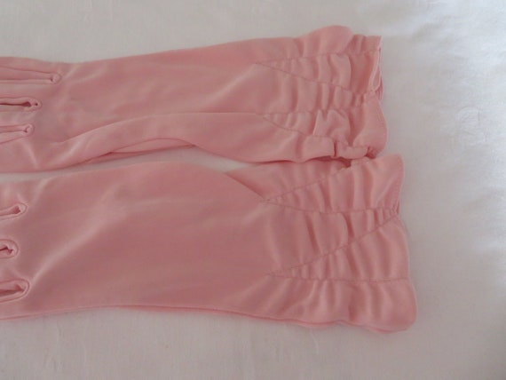 Vintage Pink Nylon Over Wrist Gloves with Ruched … - image 9