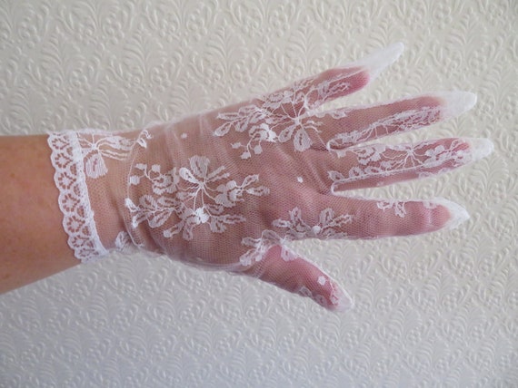 Vintage White Nylon Flower Lace Over Wrist Gloves… - image 2